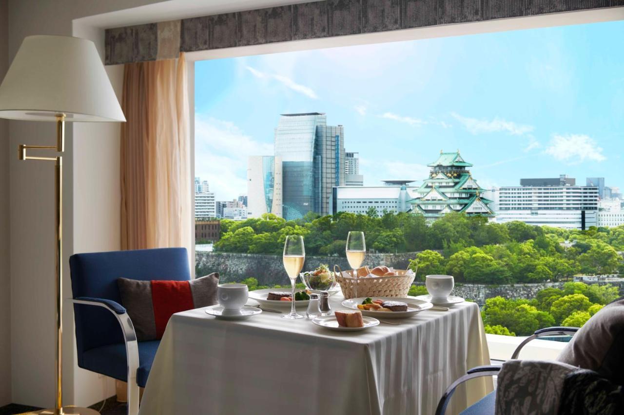 Hotel New Otani Osaka Eksteriør billede A view of the Tokyo skyline from a suite at the hotel
