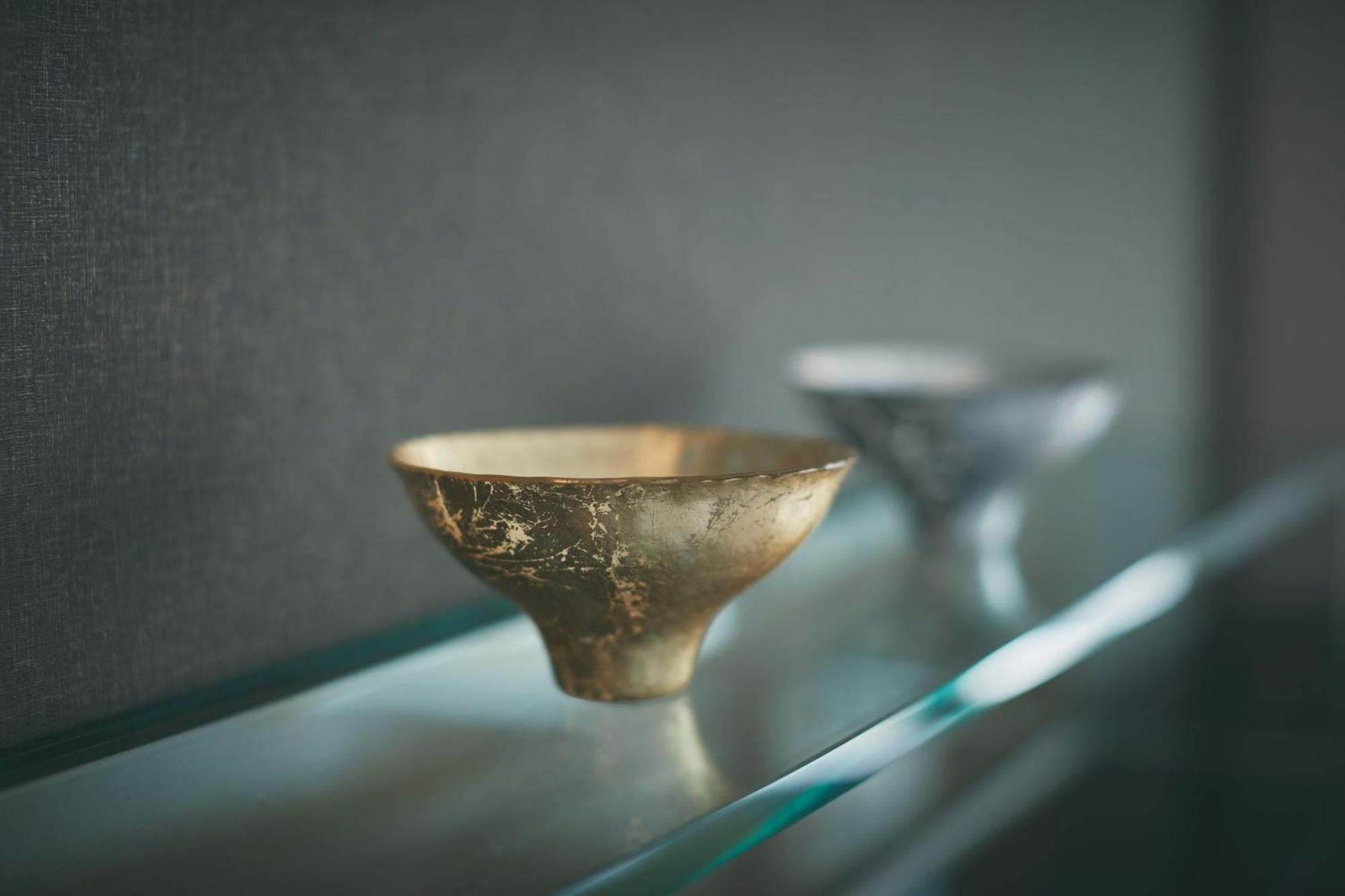 Hotel New Otani Osaka Eksteriør billede A golden cup from the tomb of King Tutankhamun
