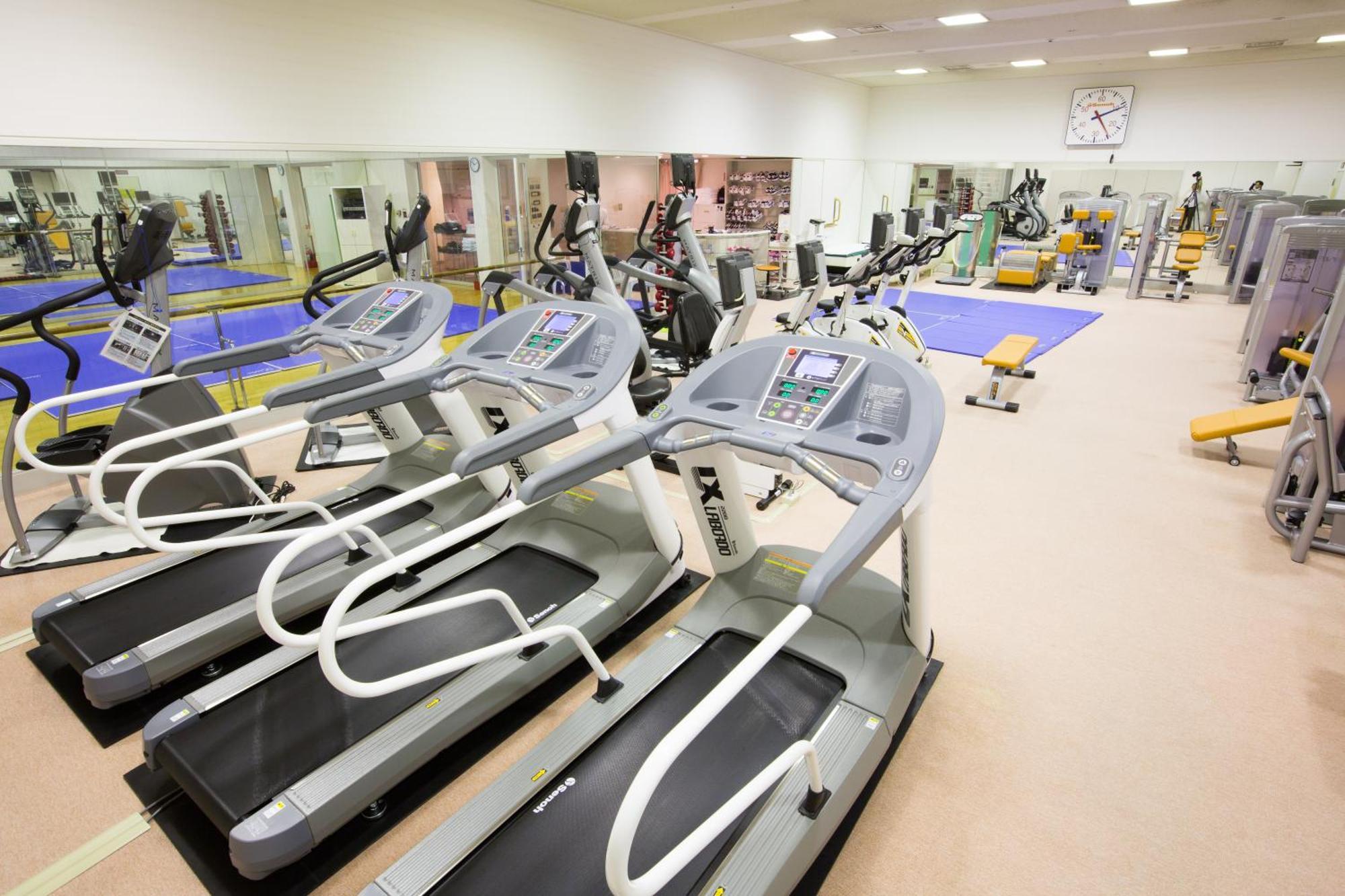 Hotel New Otani Osaka Eksteriør billede The gym at the National Rehabilitation Centre