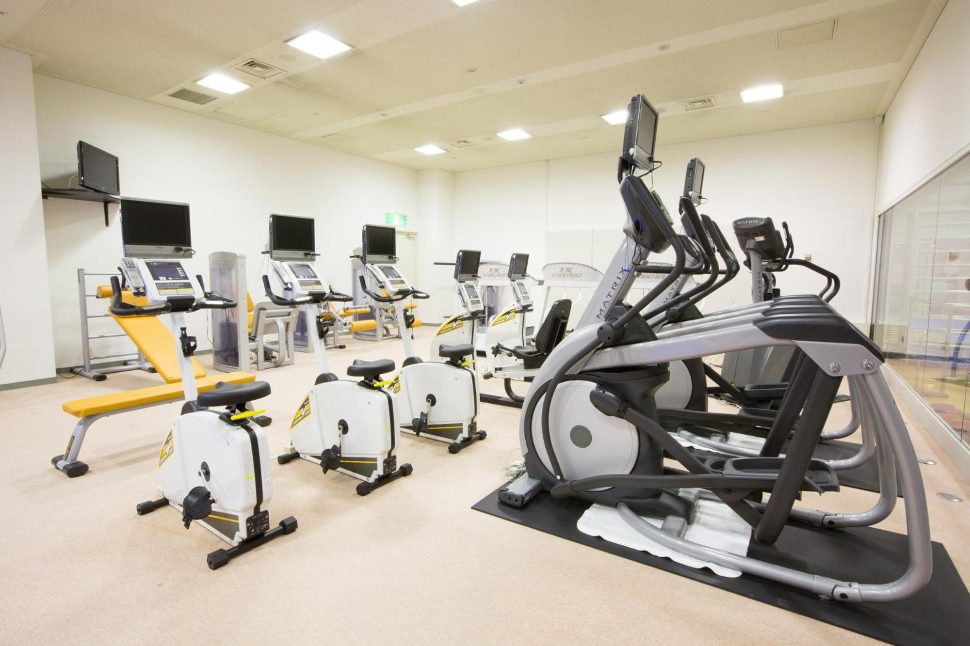Hotel New Otani Osaka Eksteriør billede A typical gym